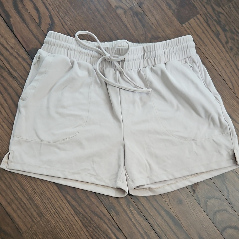 NWOT Cynthia Rowley Women's Soft And Comfy Athletic‎ Short